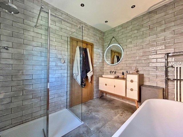  - Family Bathroom