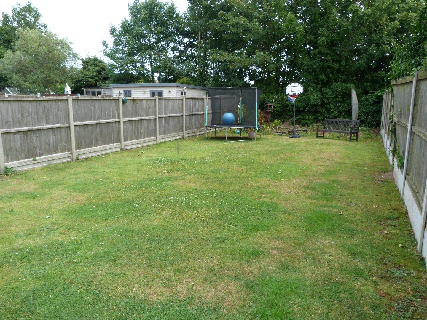 4 bedroom detached house For Sale in Broadstairs - Photograph 8