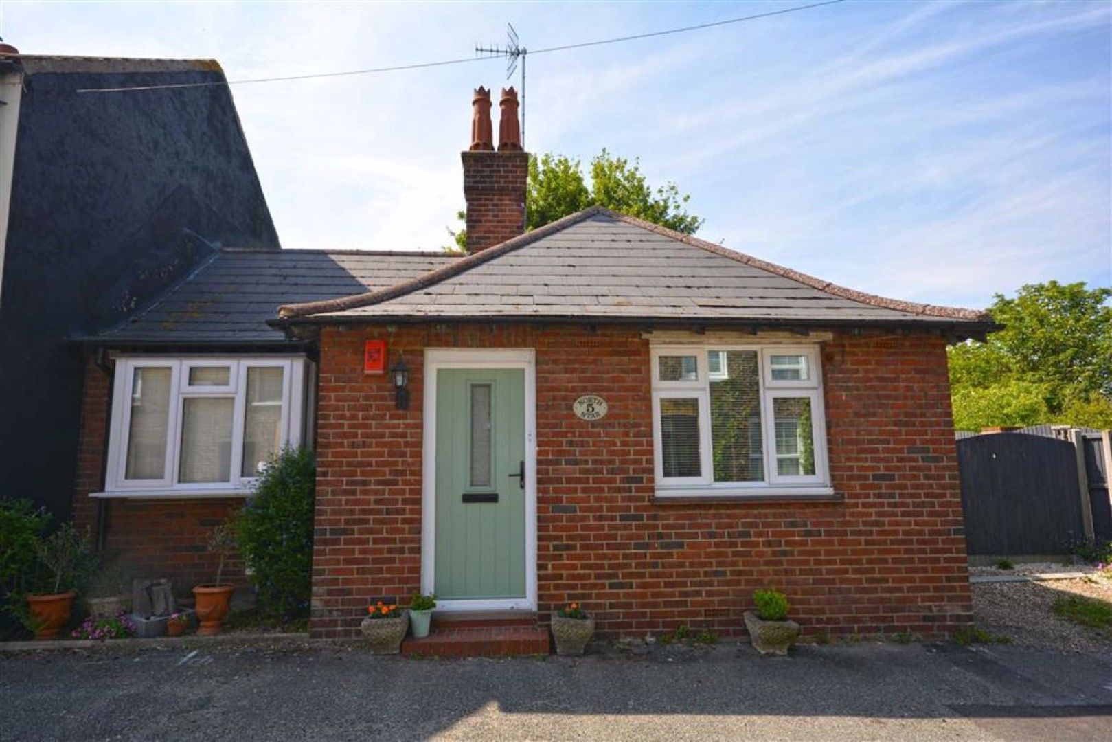 2 bedroom semi-detached bungalow For Sale in Broadstairs - Photograph 1
