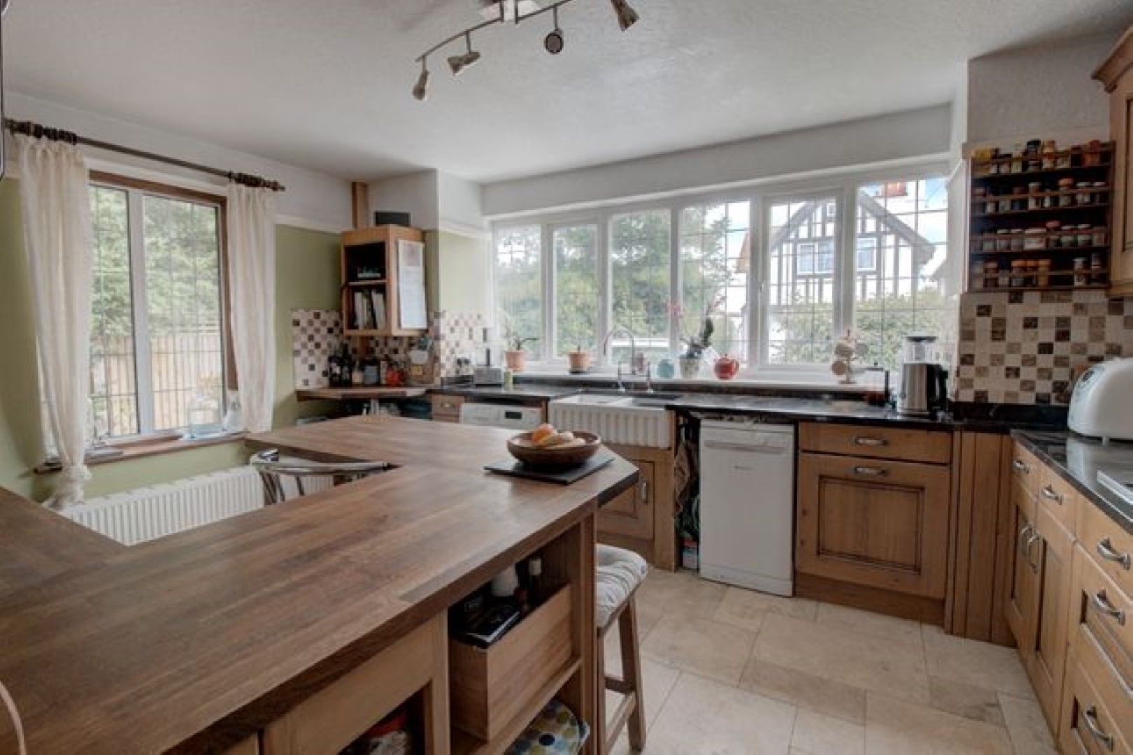 4 bedroom detached house SSTC in Margate - Photograph 3