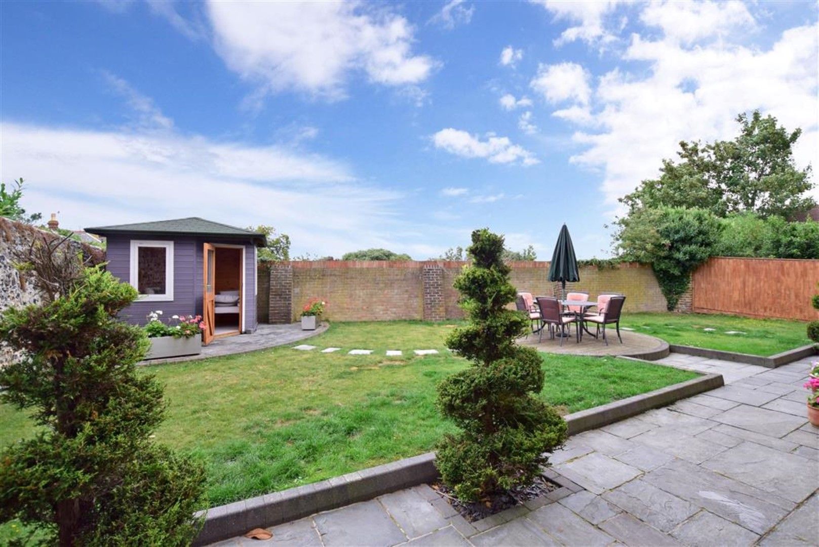 5 bedroom detached house SSTC in Broadstairs - Photograph 11