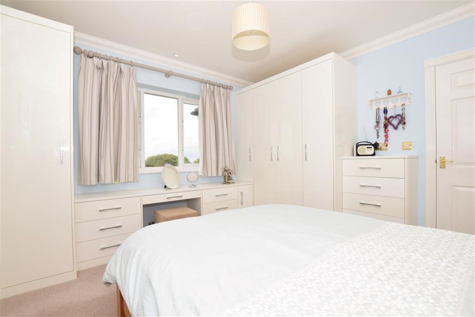 5 bedroom detached house SSTC in Broadstairs - Photograph 7