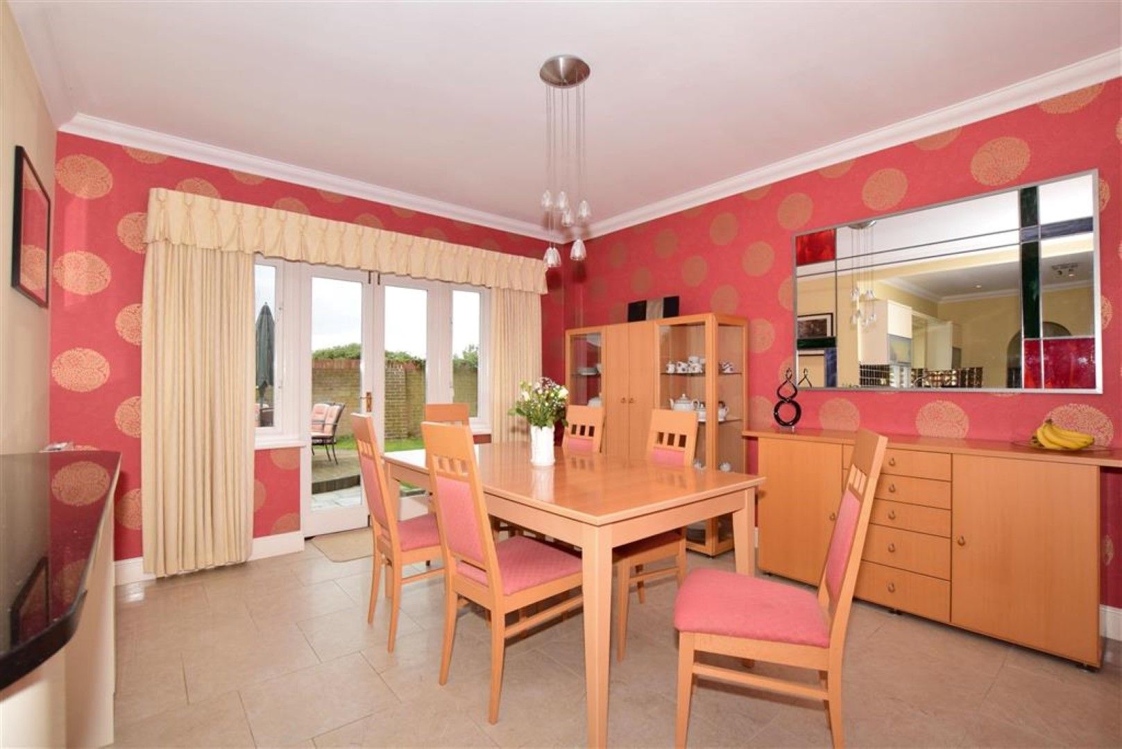 5 bedroom detached house SSTC in Broadstairs - Photograph 4