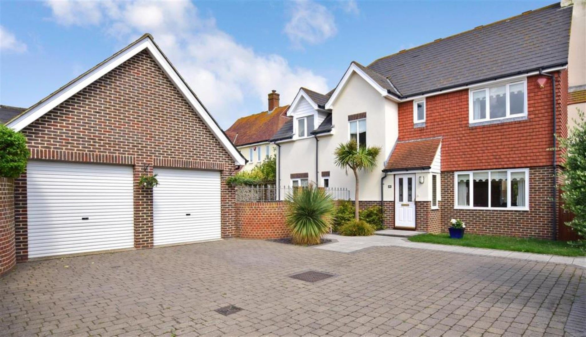 5 bedroom detached house SSTC in Broadstairs - Photograph 1