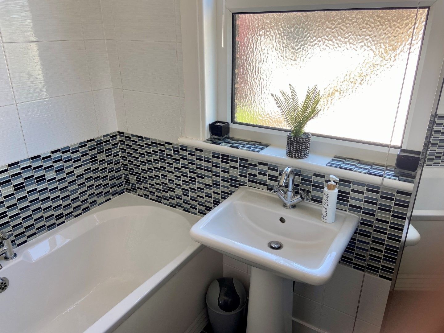 4 bedroom semi-detached house For Sale in Margate - Photograph 9