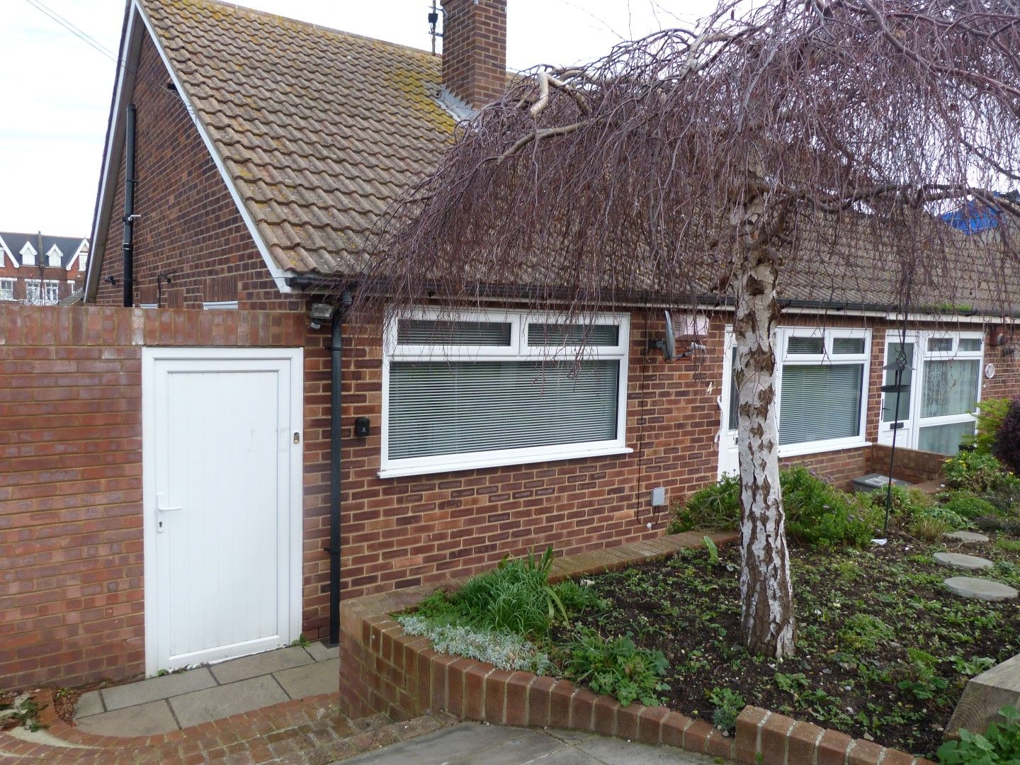 Davids Close, Broadstairs, CT10 2 bedroom semidetached bungalow SSTC