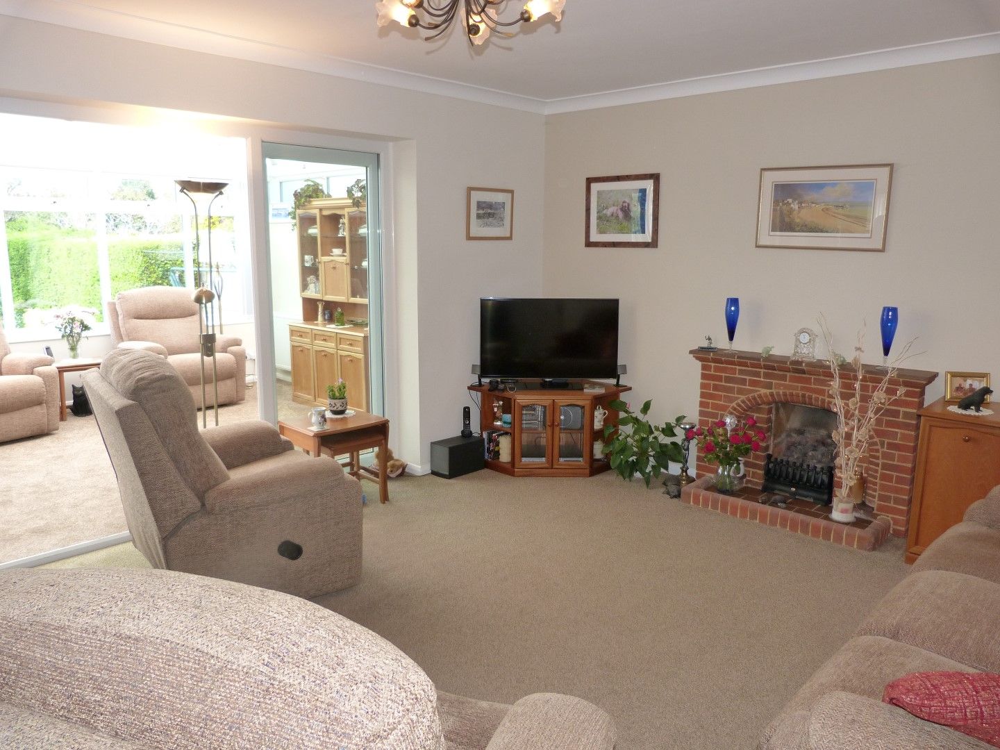 Salisbury Avenue, Broadstairs, CT10 2 bedroom detached bungalow SSTC