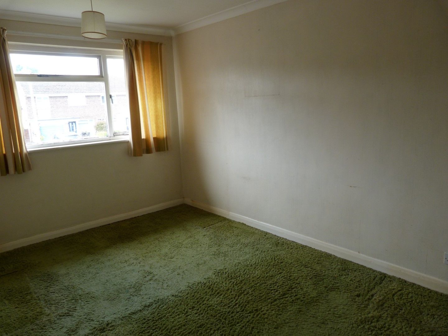 3 bedroom semi-detached house For Sale in Broadstairs - Photograph 5