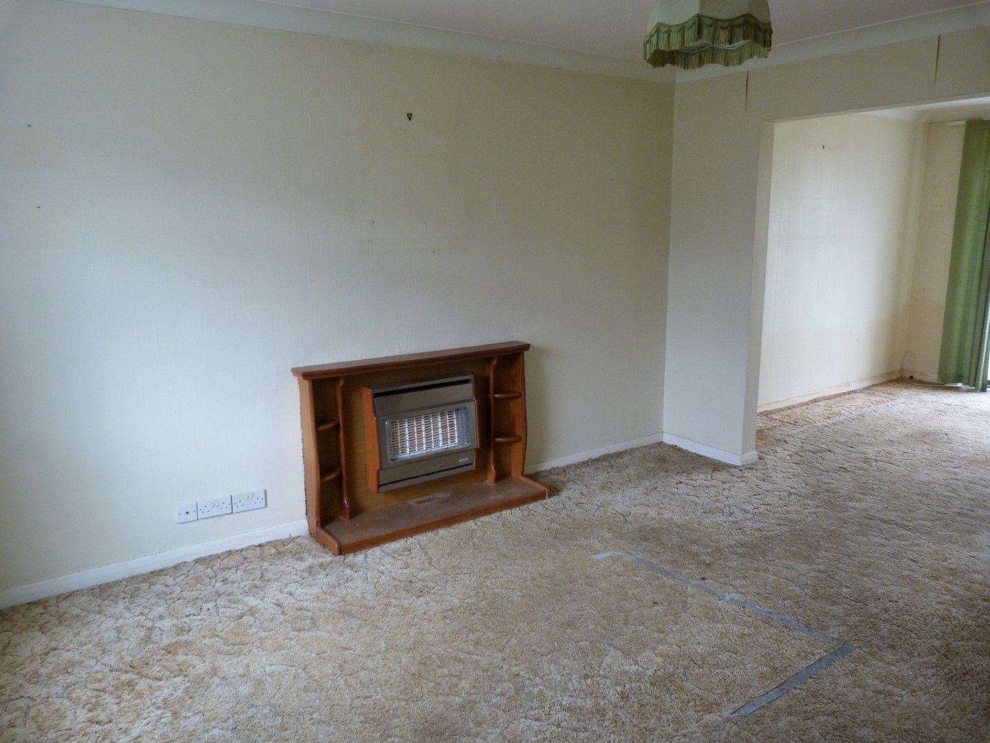 3 bedroom semi-detached house For Sale in Broadstairs - Photograph 2