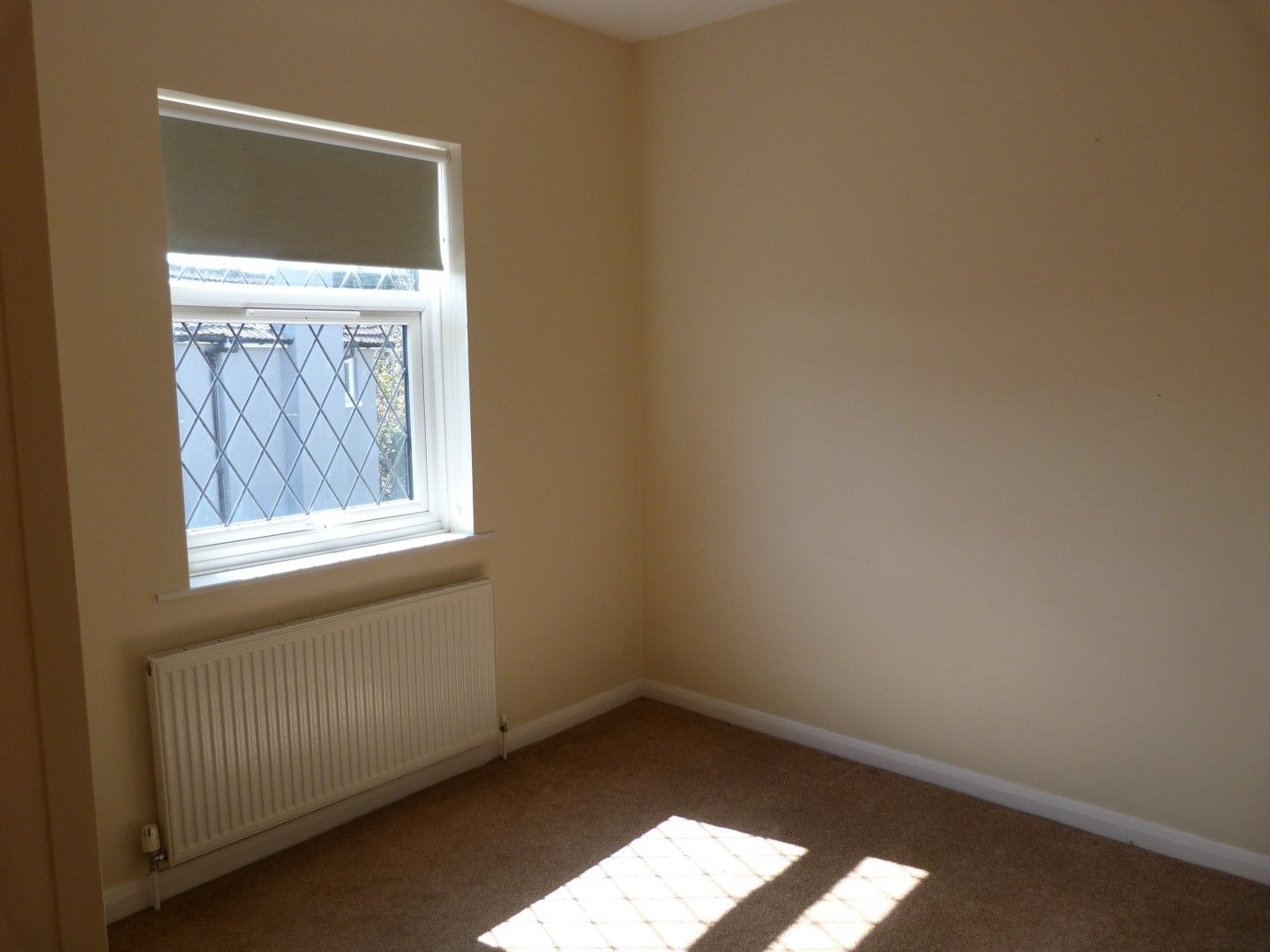 3 bedroom detached house For Sale in Broadstairs - Photograph 6