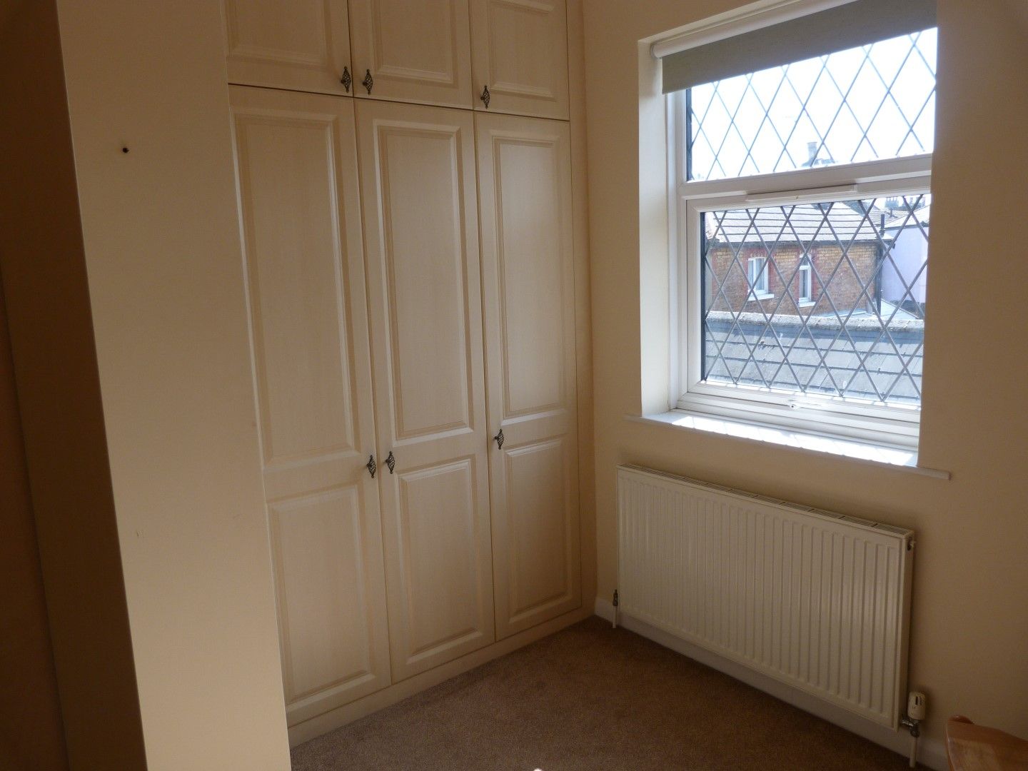 3 bedroom detached house For Sale in Broadstairs - Photograph 7