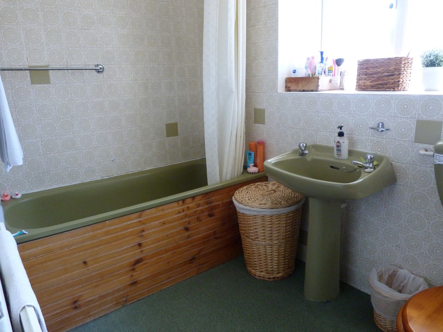 4 bedroom detached house For Sale in Broadstairs - Photograph 8