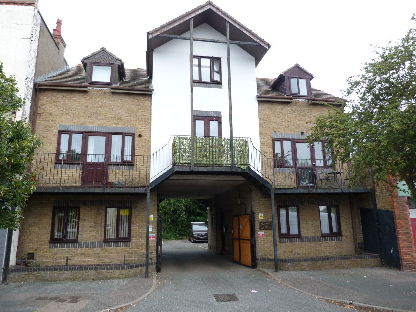 1 bedroom maisonette flat/apartment For Sale in Margate - Photograph 1