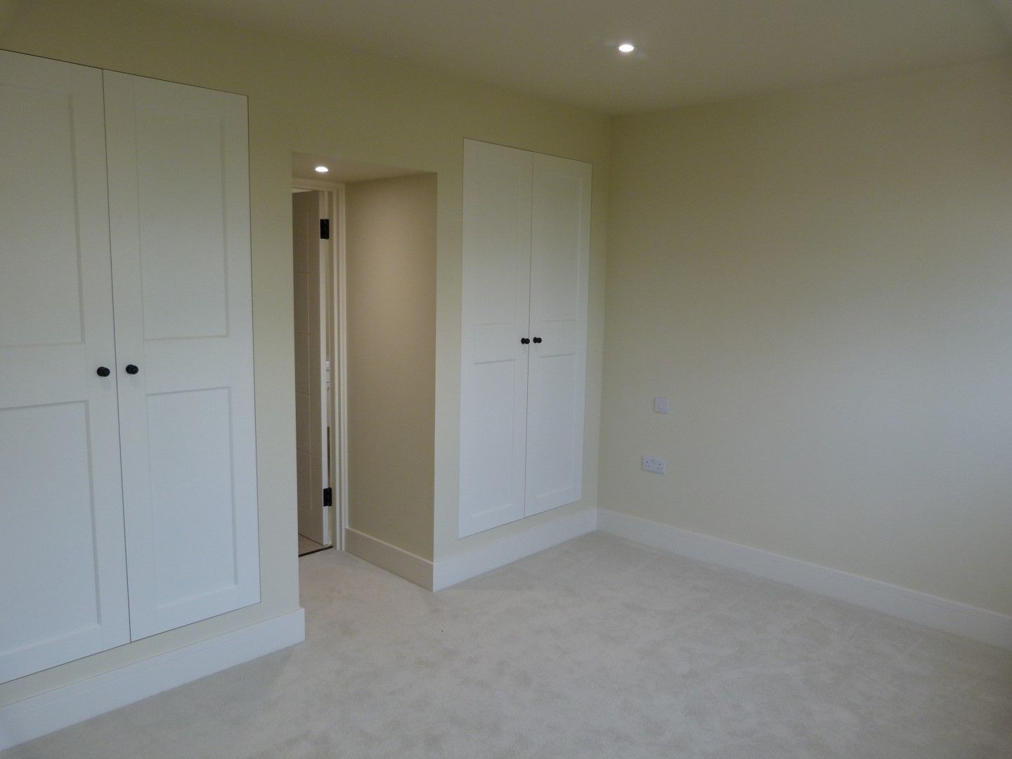 4 bedroom detached house For Sale in Broadstairs - Photograph 8