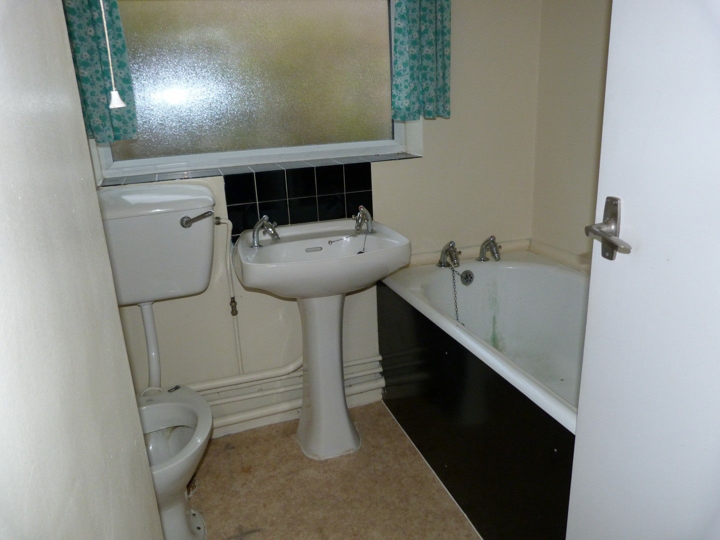 2 bedroom semi-detached bungalow For Sale in Broadstairs - Photograph 6