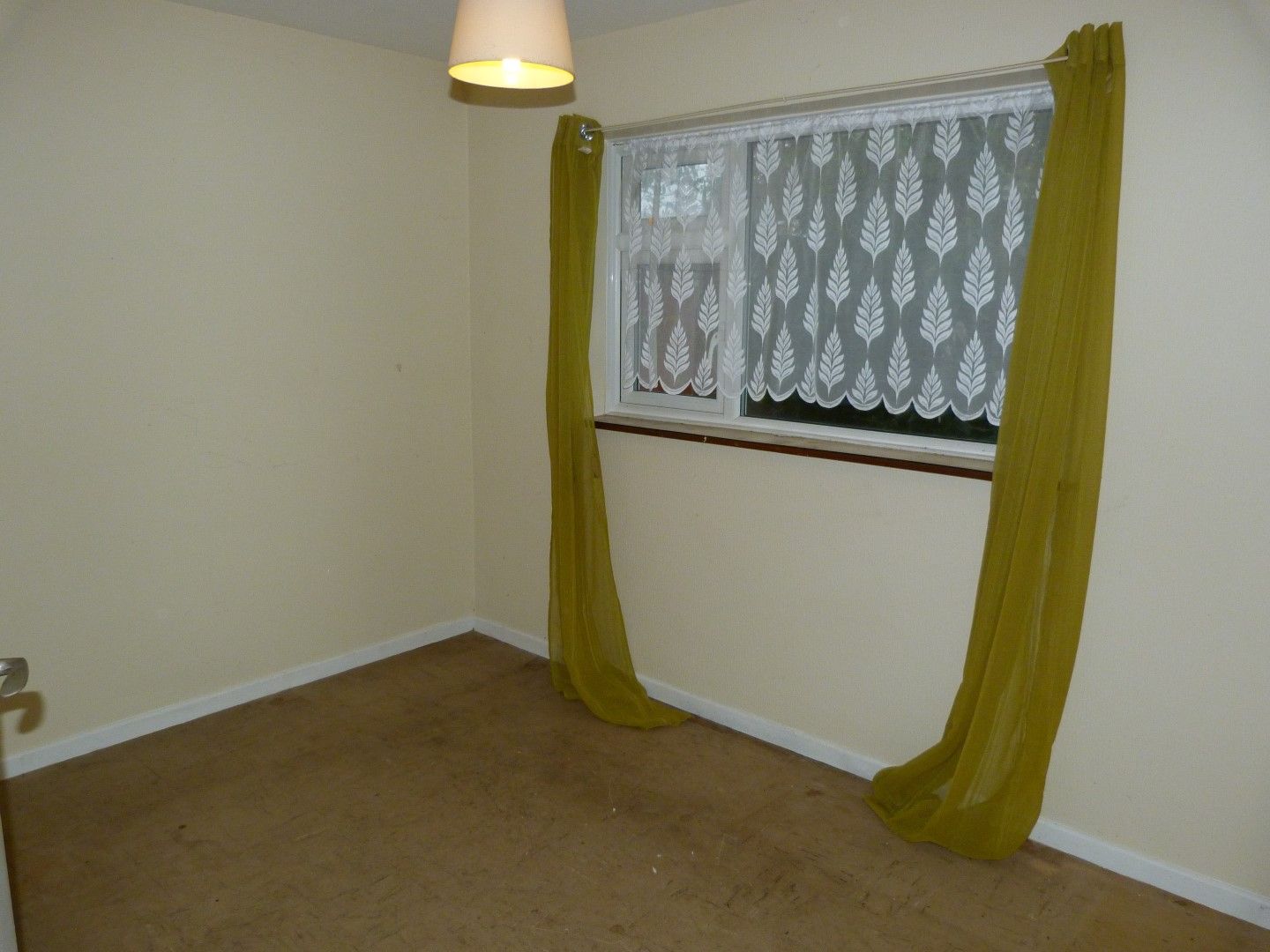 2 bedroom semi-detached bungalow For Sale in Broadstairs - Photograph 5