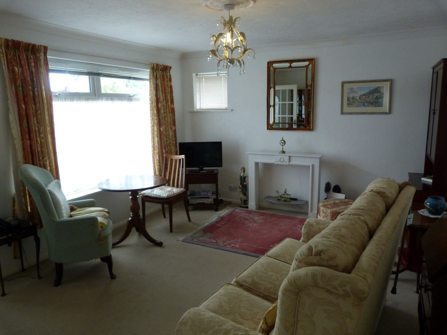 2 bedroom semi-detached bungalow For Sale in Broadstairs - Property photograph