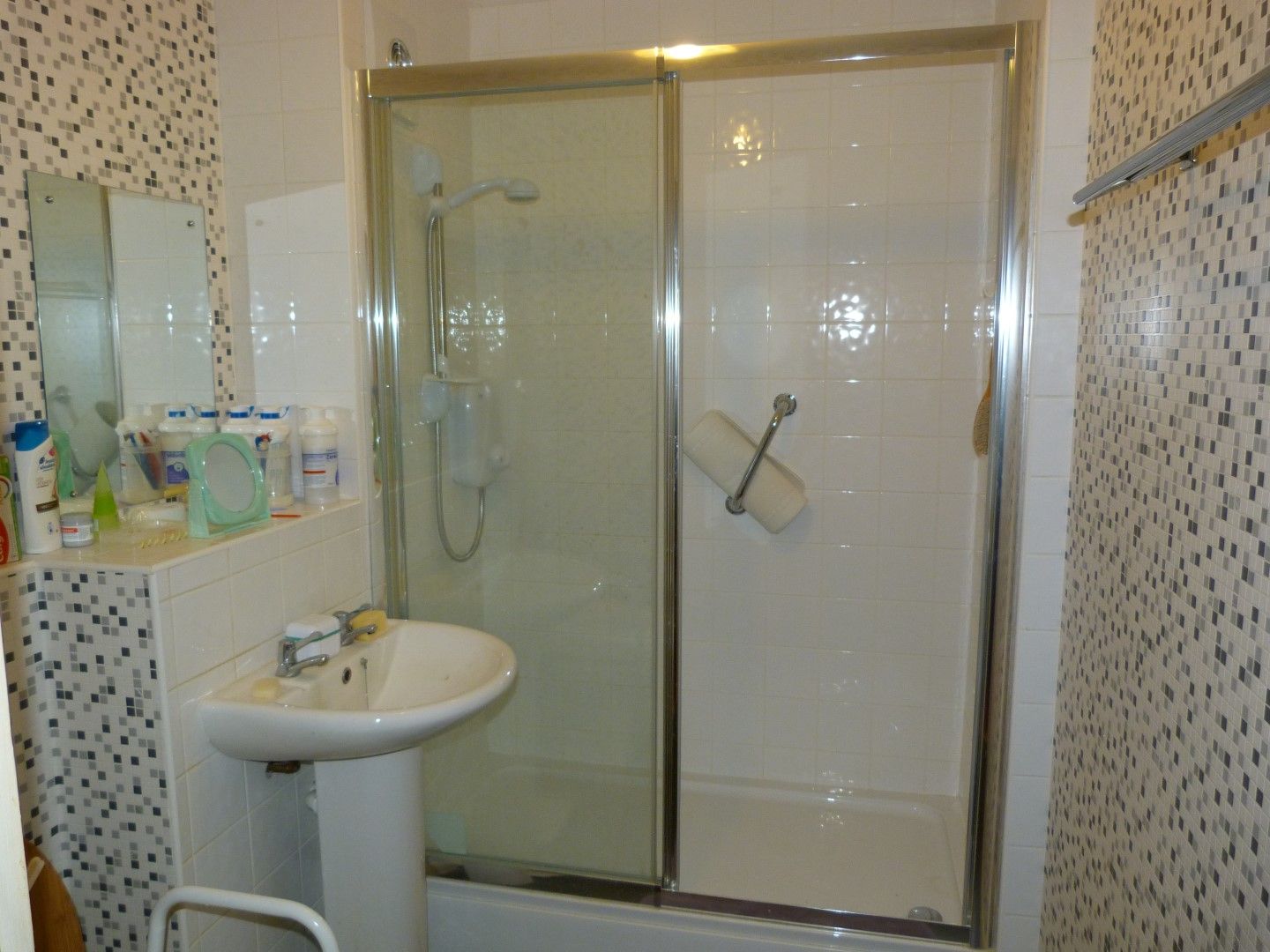2 bedroom flat flat/apartment For Sale in Ramsgate - Photograph 7