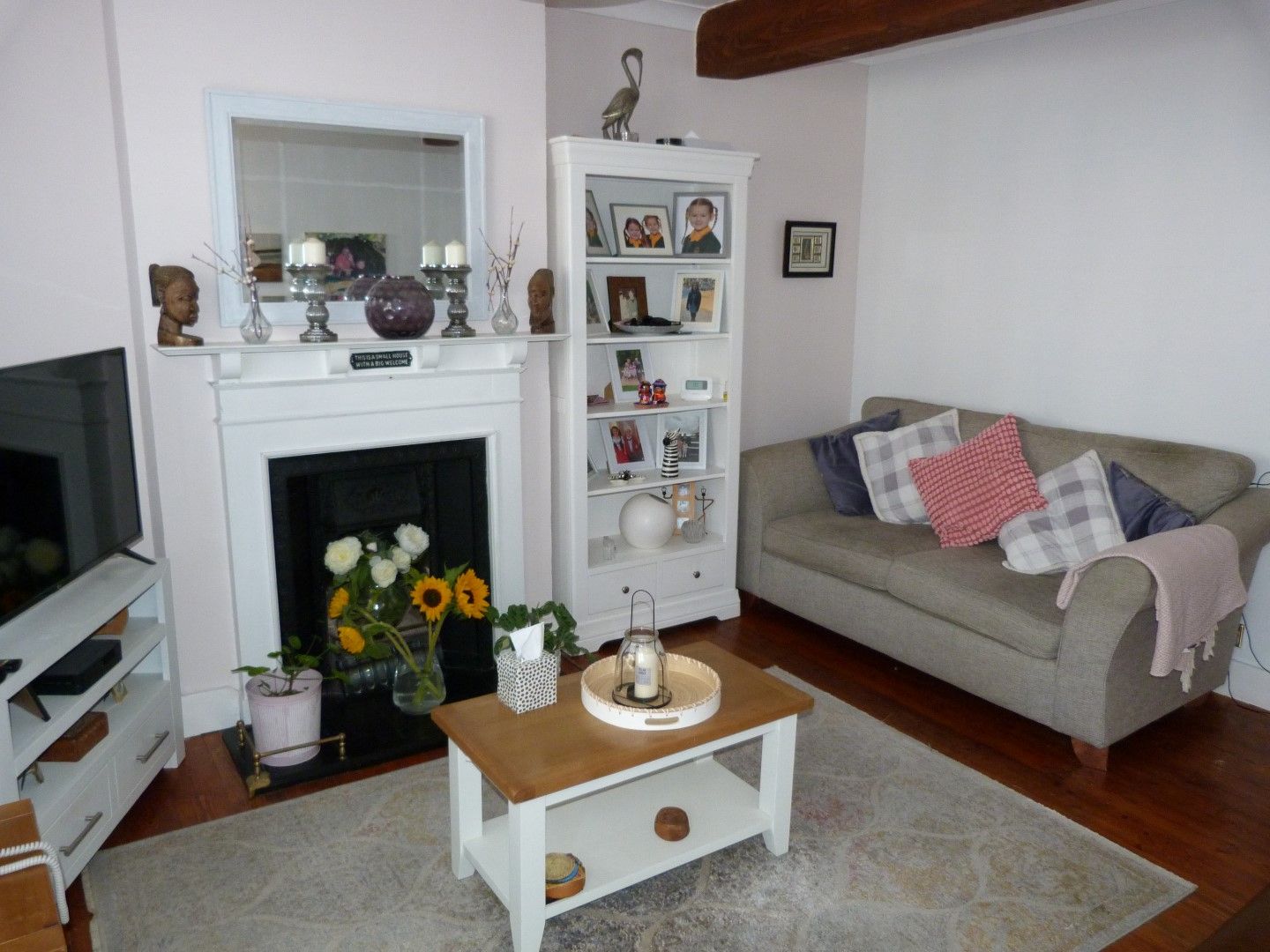 2 bedroom mid terraced house For Sale in Broadstairs - Photograph 2