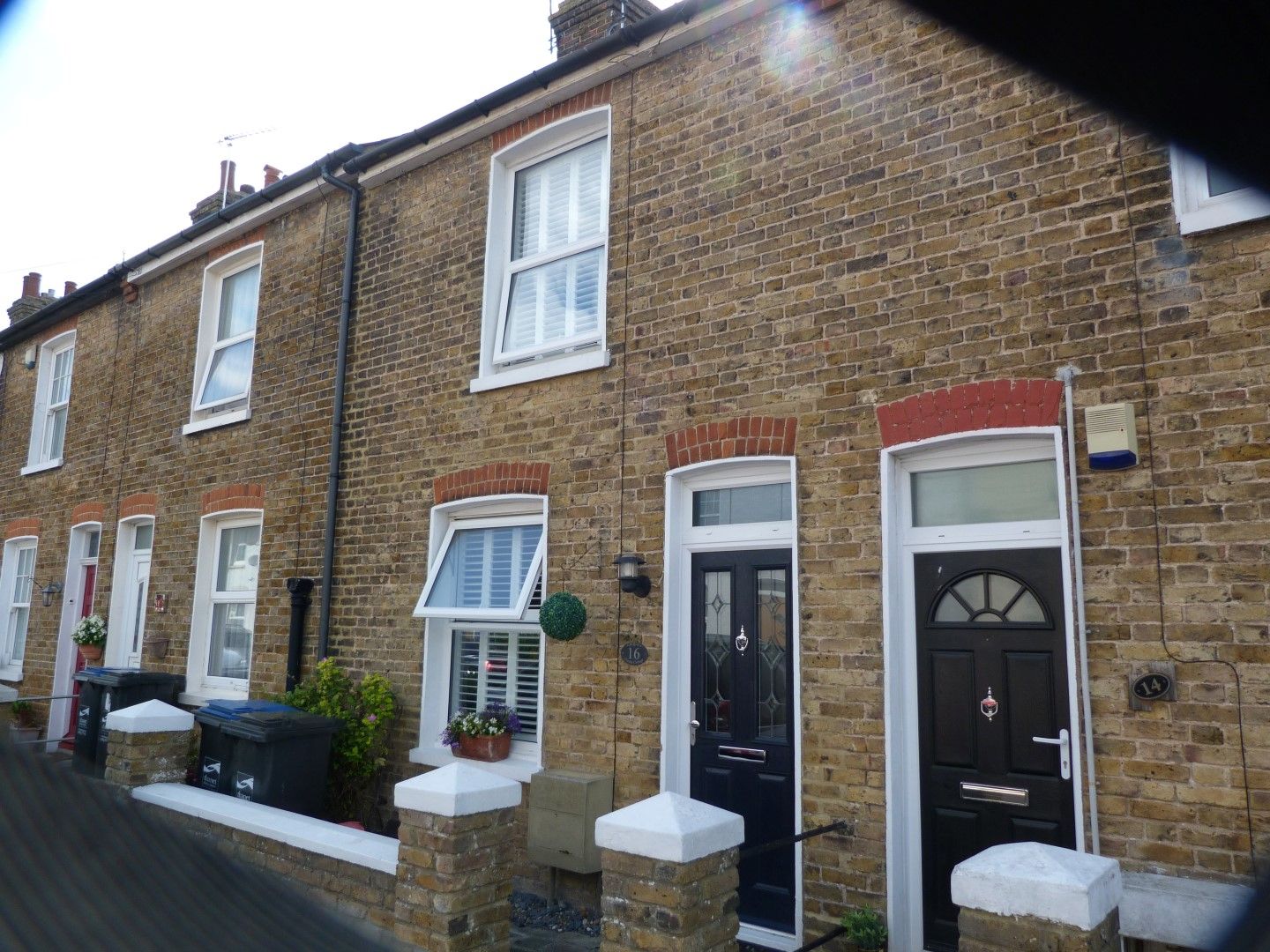 2 bedroom mid terraced house For Sale in Broadstairs - Photograph 1