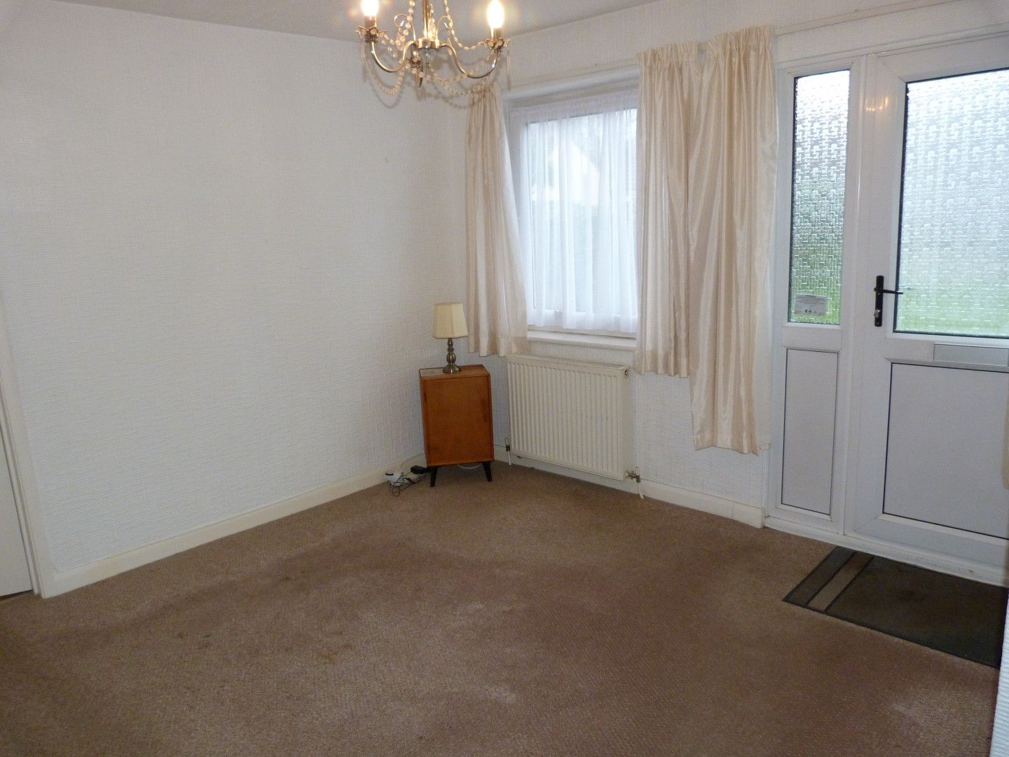 2 bedroom semi-detached bungalow For Sale in Broadstairs - Property photograph