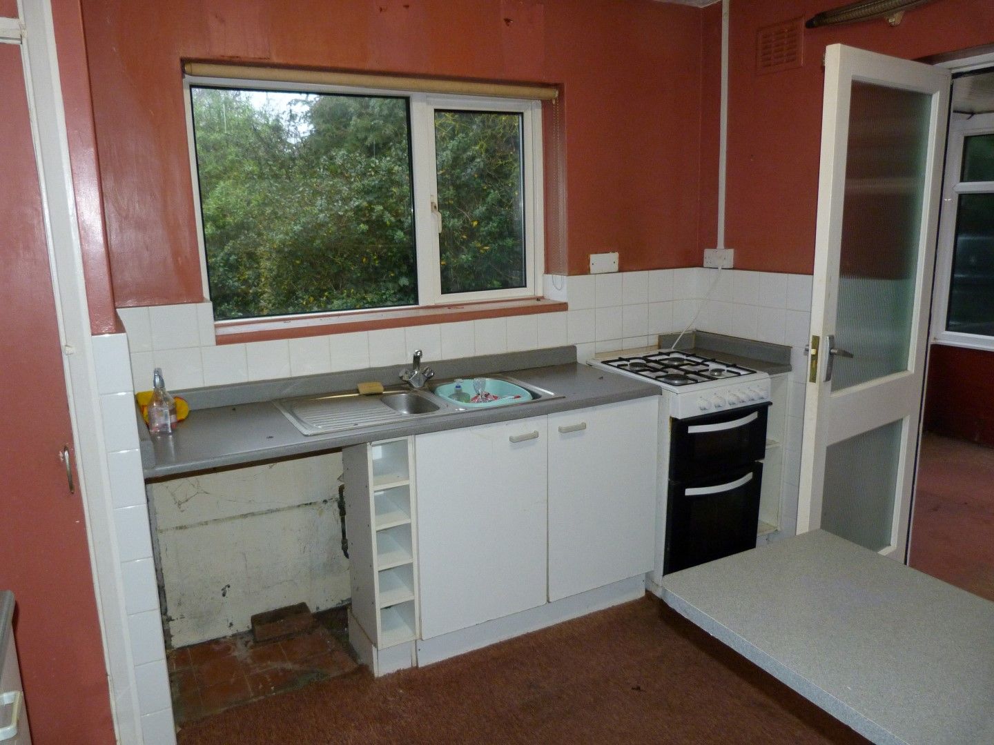 3 bedroom detached bungalow For Sale in Broadstairs - Photograph 4