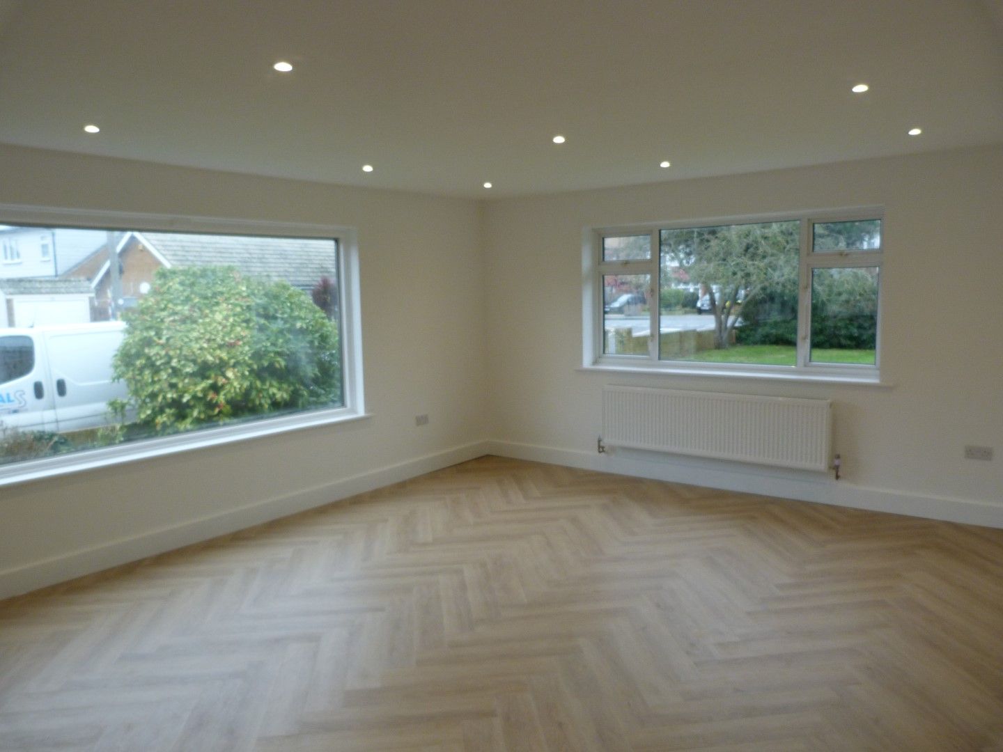 3 bedroom detached bungalow For Sale in Broadstairs - Photograph 4