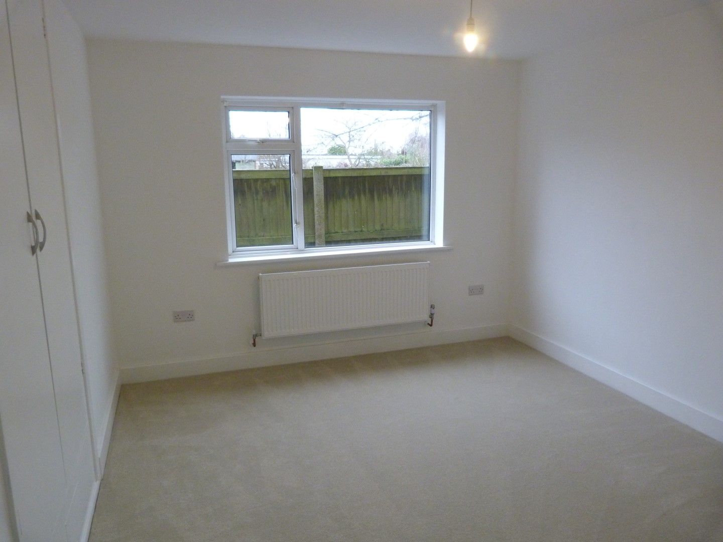 3 bedroom detached bungalow For Sale in Broadstairs - Photograph 8