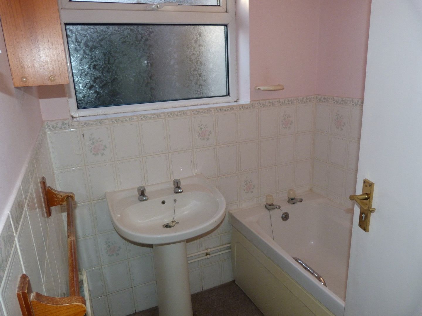 2 bedroom semi-detached bungalow For Sale in Broadstairs - Photograph 6