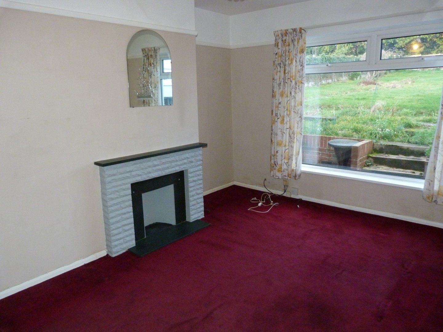 2 bedroom semi-detached bungalow For Sale in Broadstairs - Photograph 2