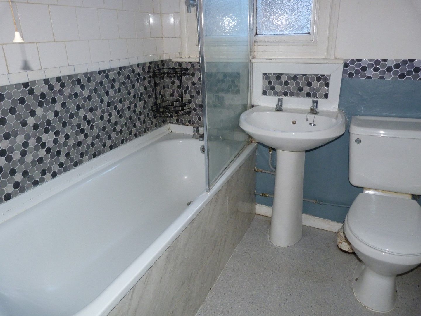 3 bedroom mid terraced house SSTC in Ramsgate - Photograph 8