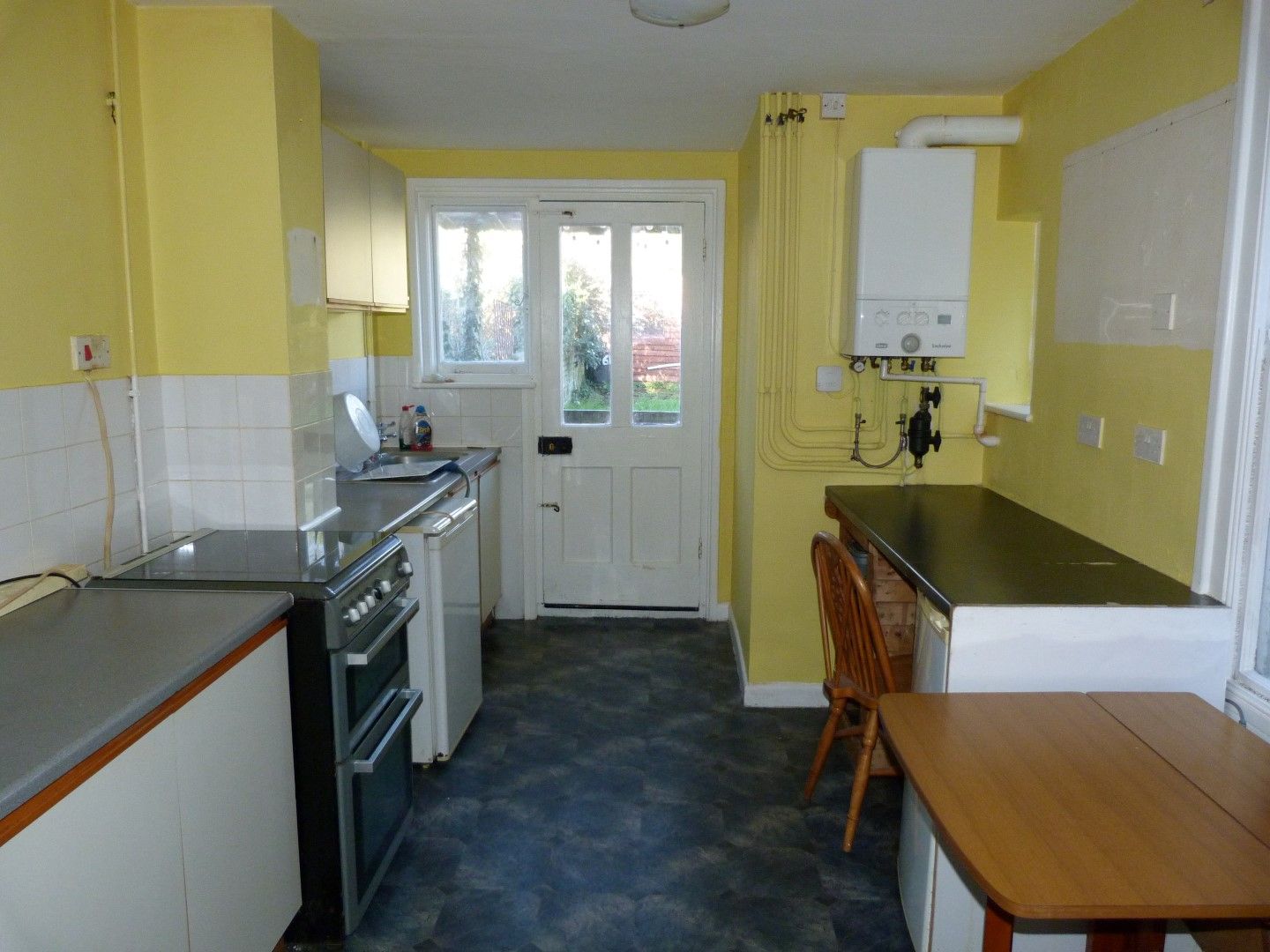 3 bedroom mid terraced house SSTC in Ramsgate - Photograph 4