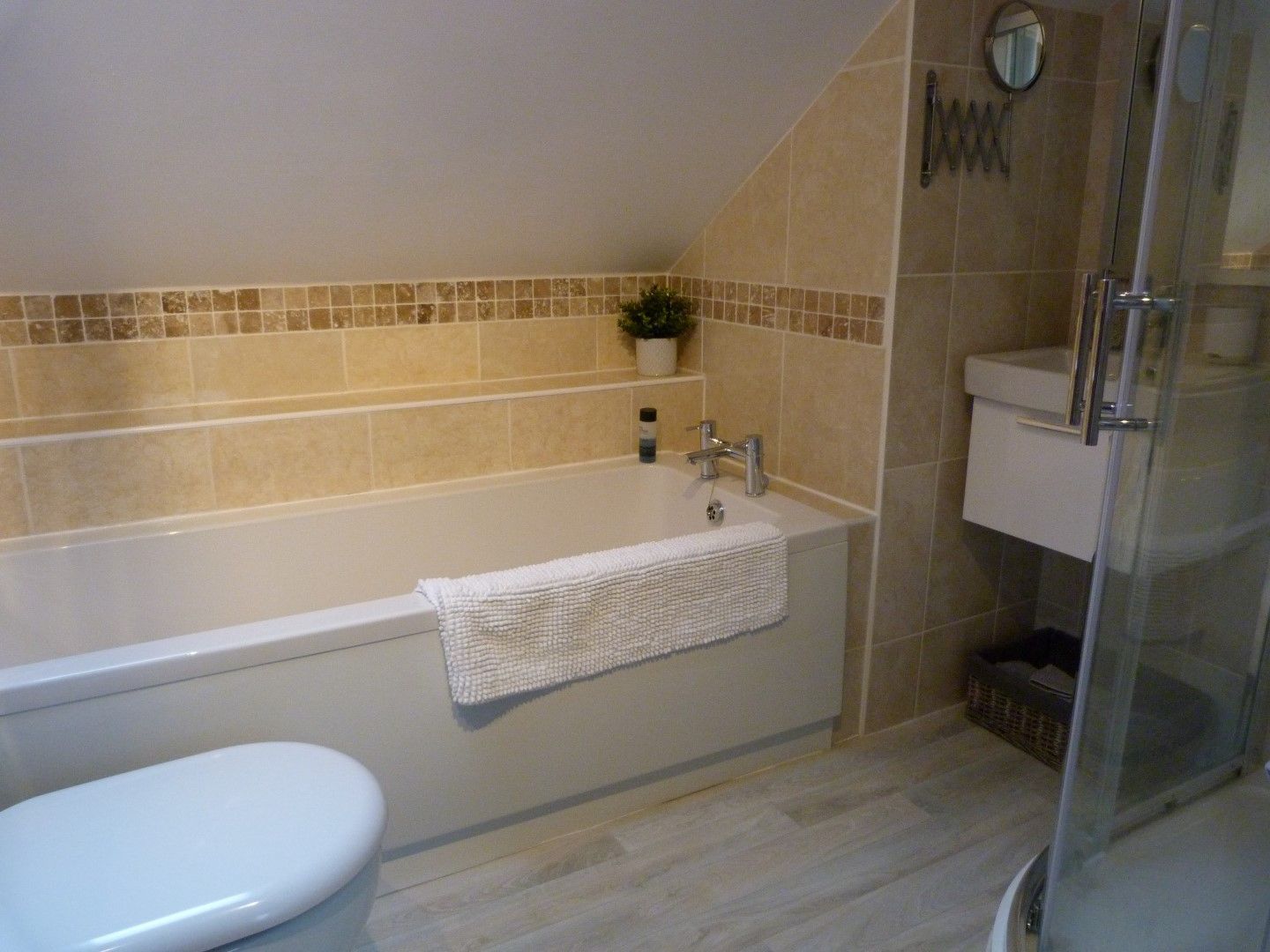 4 bedroom detached bungalow For Sale in Broadstairs - Photograph 10