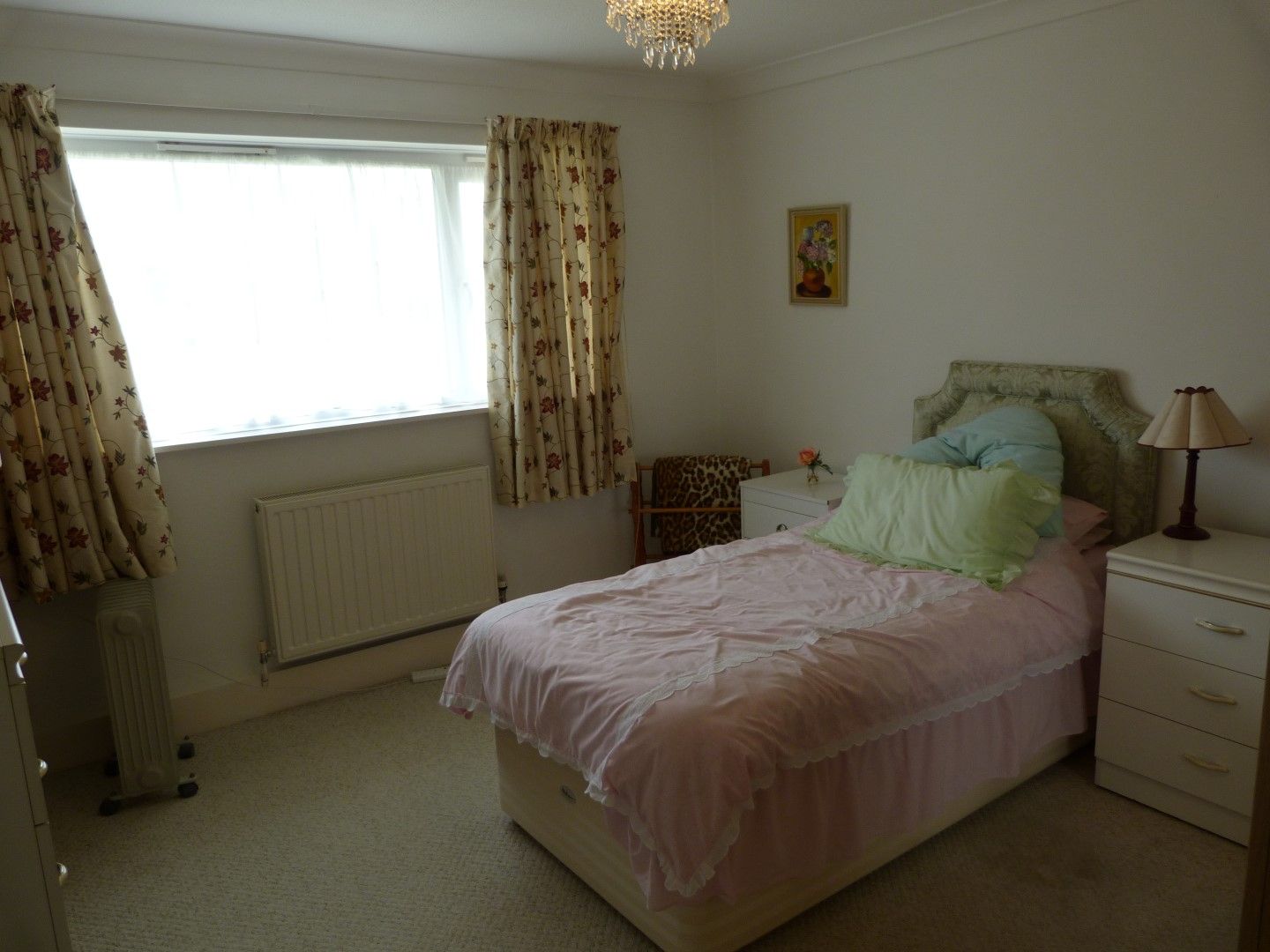 2 bedroom semi-detached bungalow For Sale in Broadstairs - Photograph 5