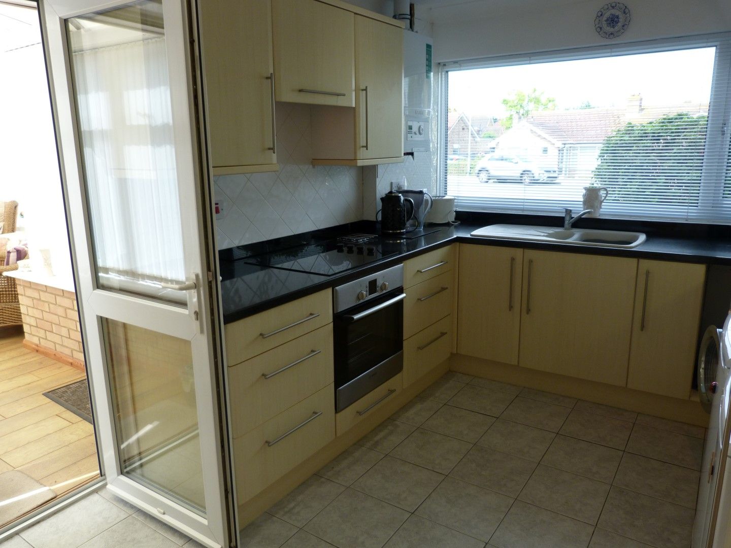 2 bedroom semi-detached bungalow For Sale in Broadstairs - Property photograph
