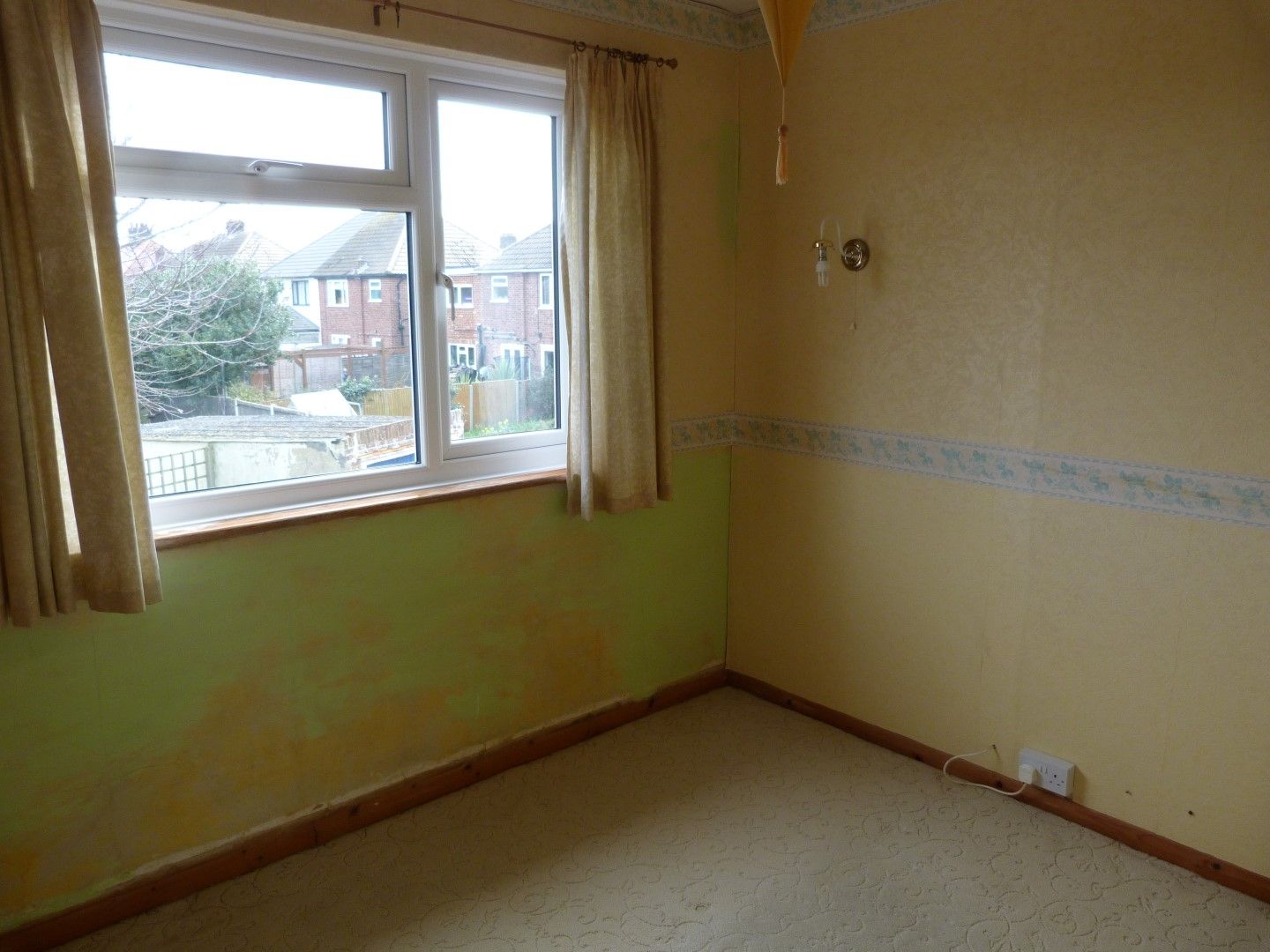 3 bedroom semi-detached house For Sale in Ramsgate - Photograph 6