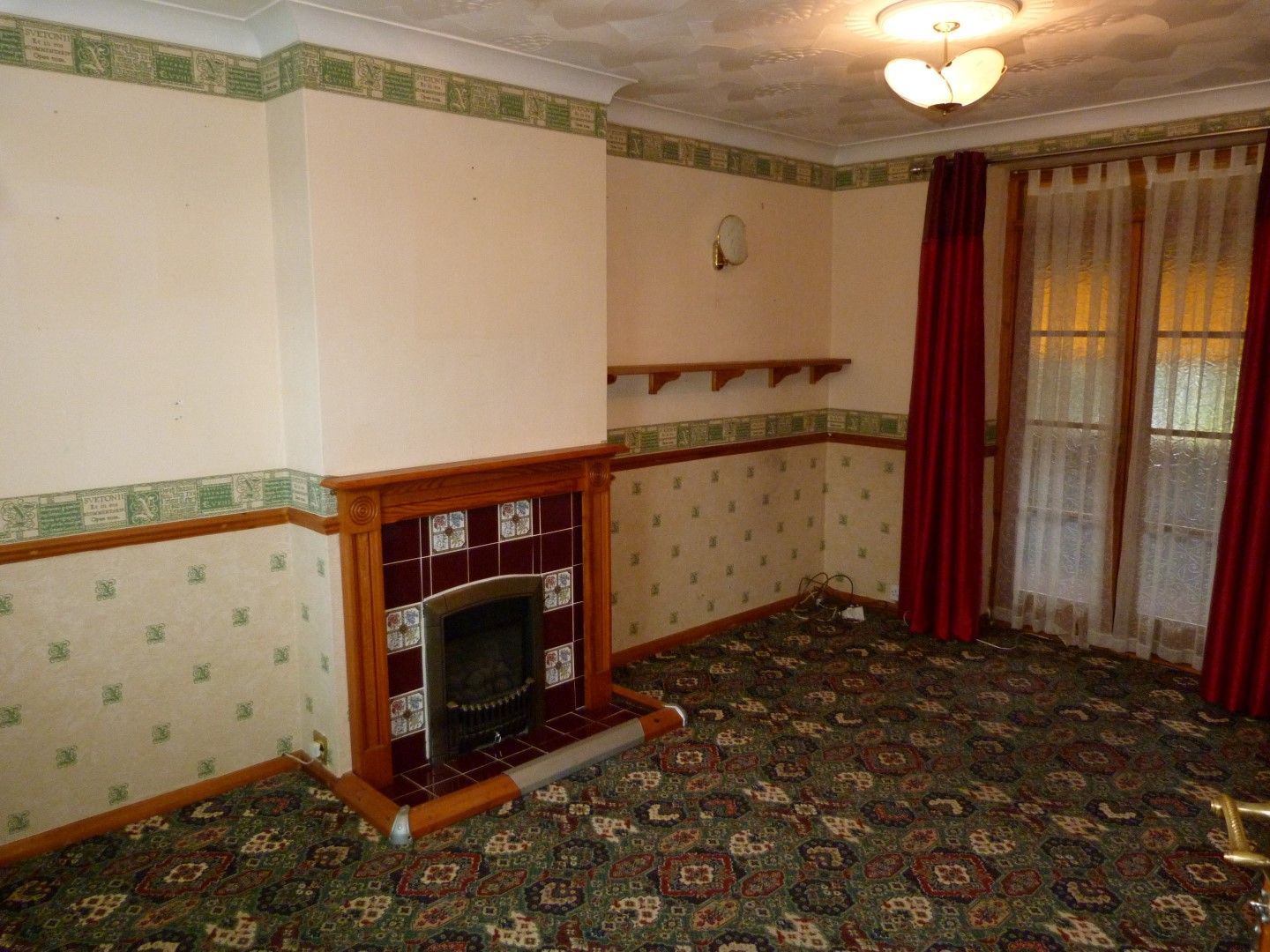 3 bedroom semi-detached house For Sale in Ramsgate - Photograph 2