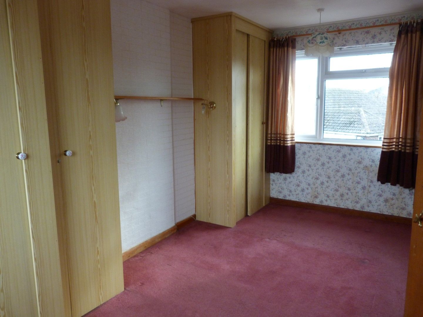 3 bedroom semi-detached house For Sale in Ramsgate - Photograph 5