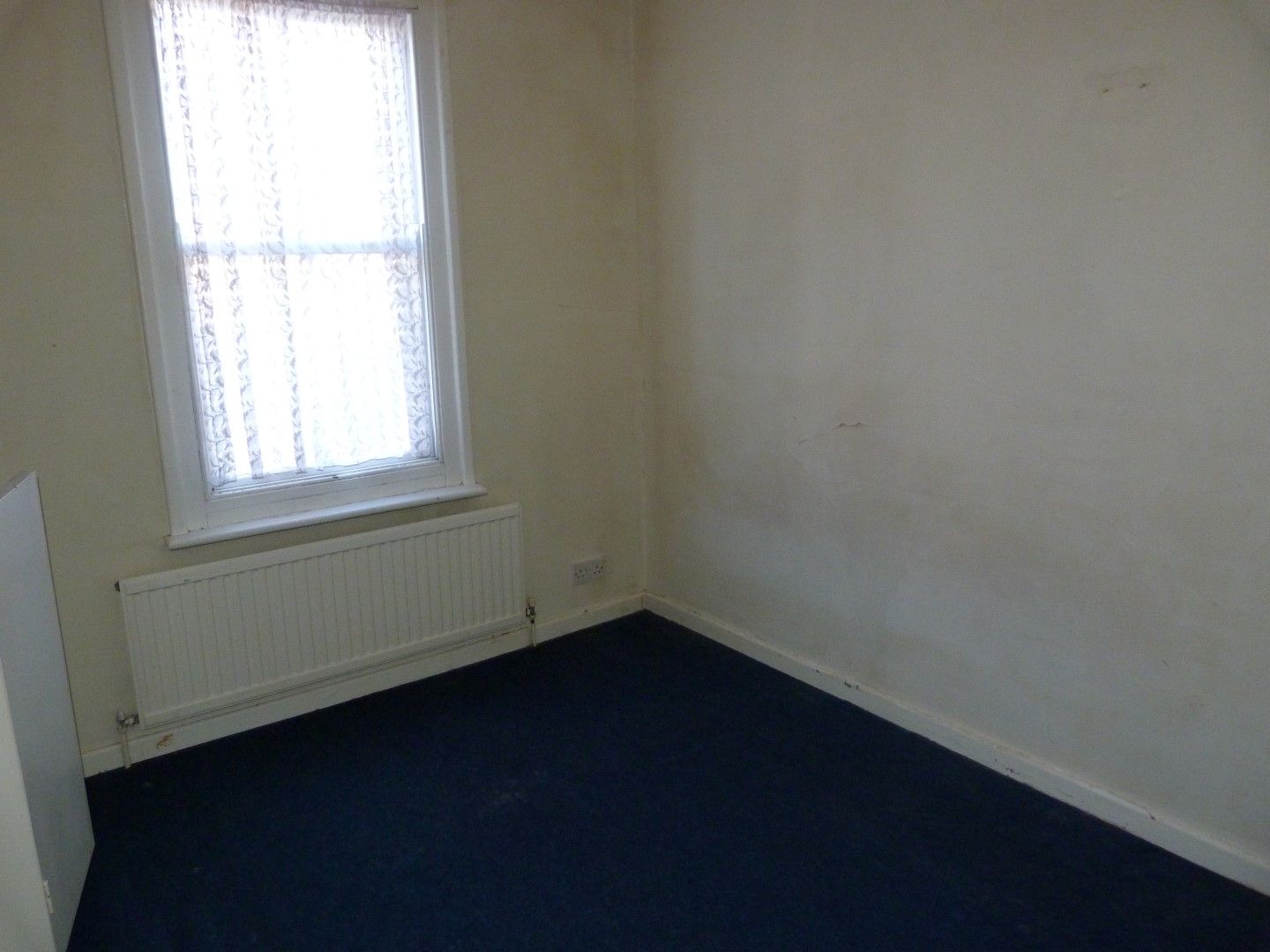 3 bedroom mid terraced house For Sale in Ramsgate - Photograph 7