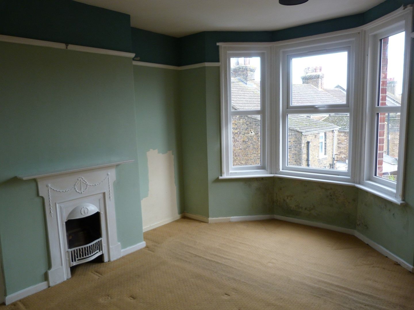 3 bedroom mid terraced house For Sale in Ramsgate - Photograph 5