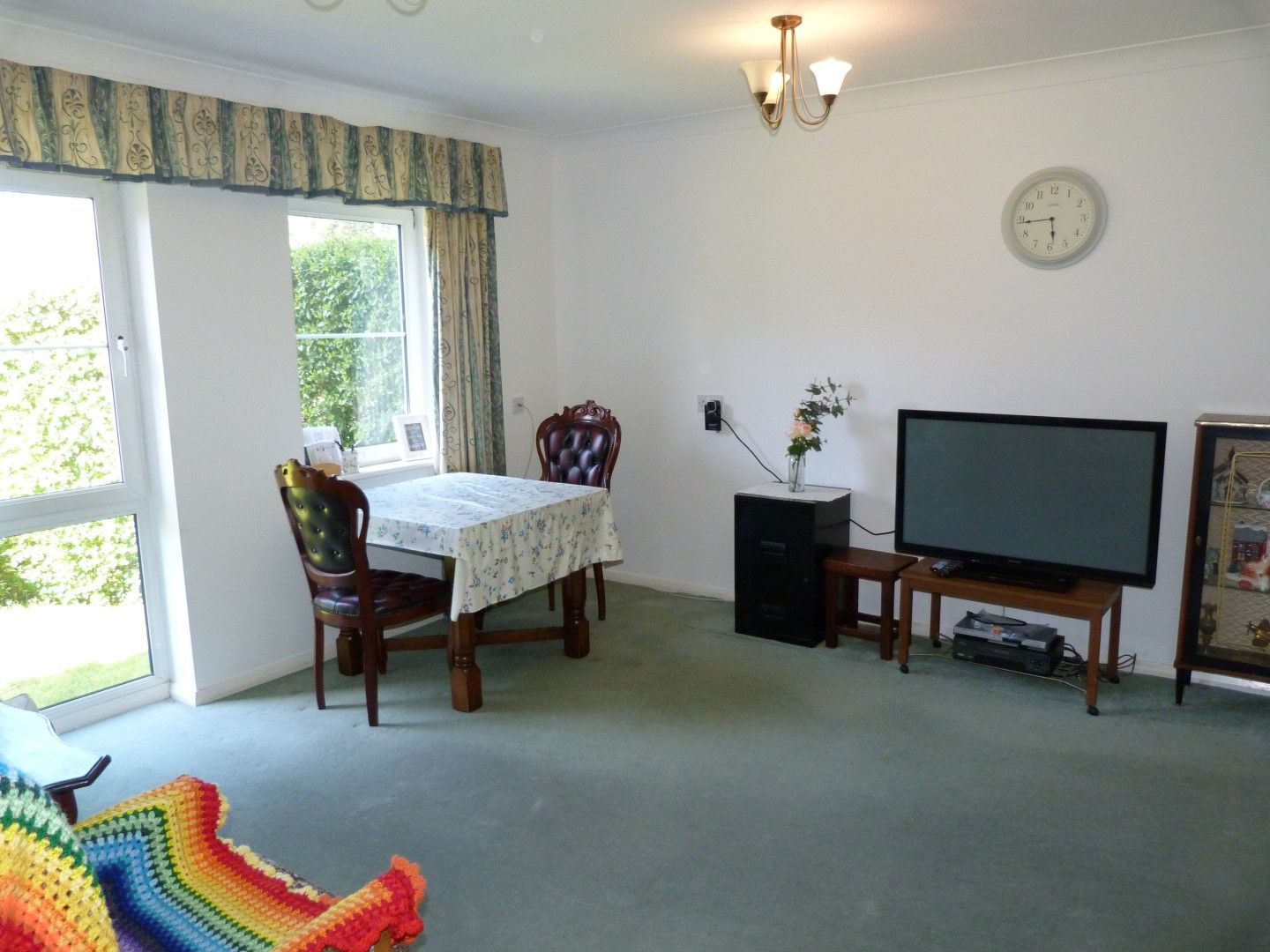 1 bedroom ground floor flat/apartment For Sale in Broadstairs - Photograph 2