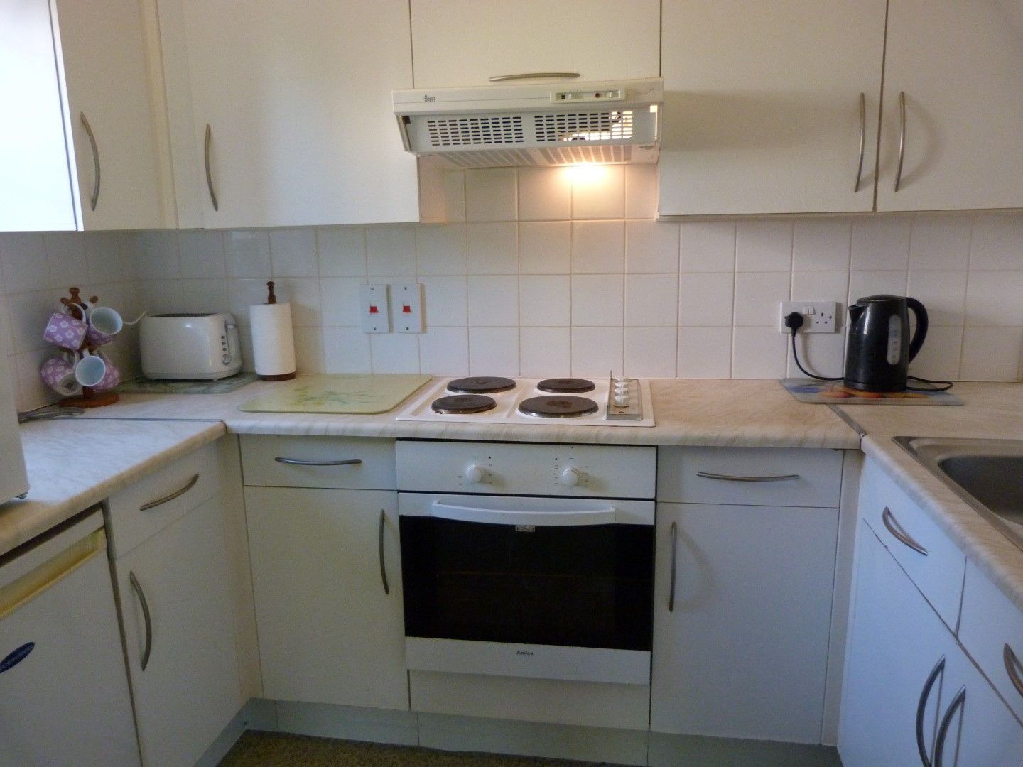 1 bedroom ground floor flat/apartment For Sale in Broadstairs - Photograph 3