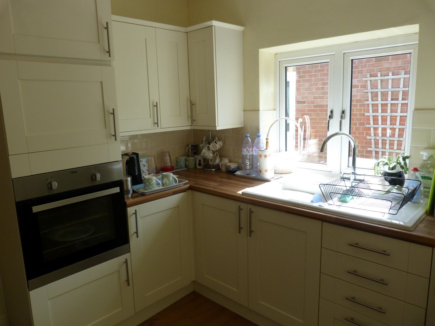 2 bedroom detached bungalow For Sale in Broadstairs - Property photograph