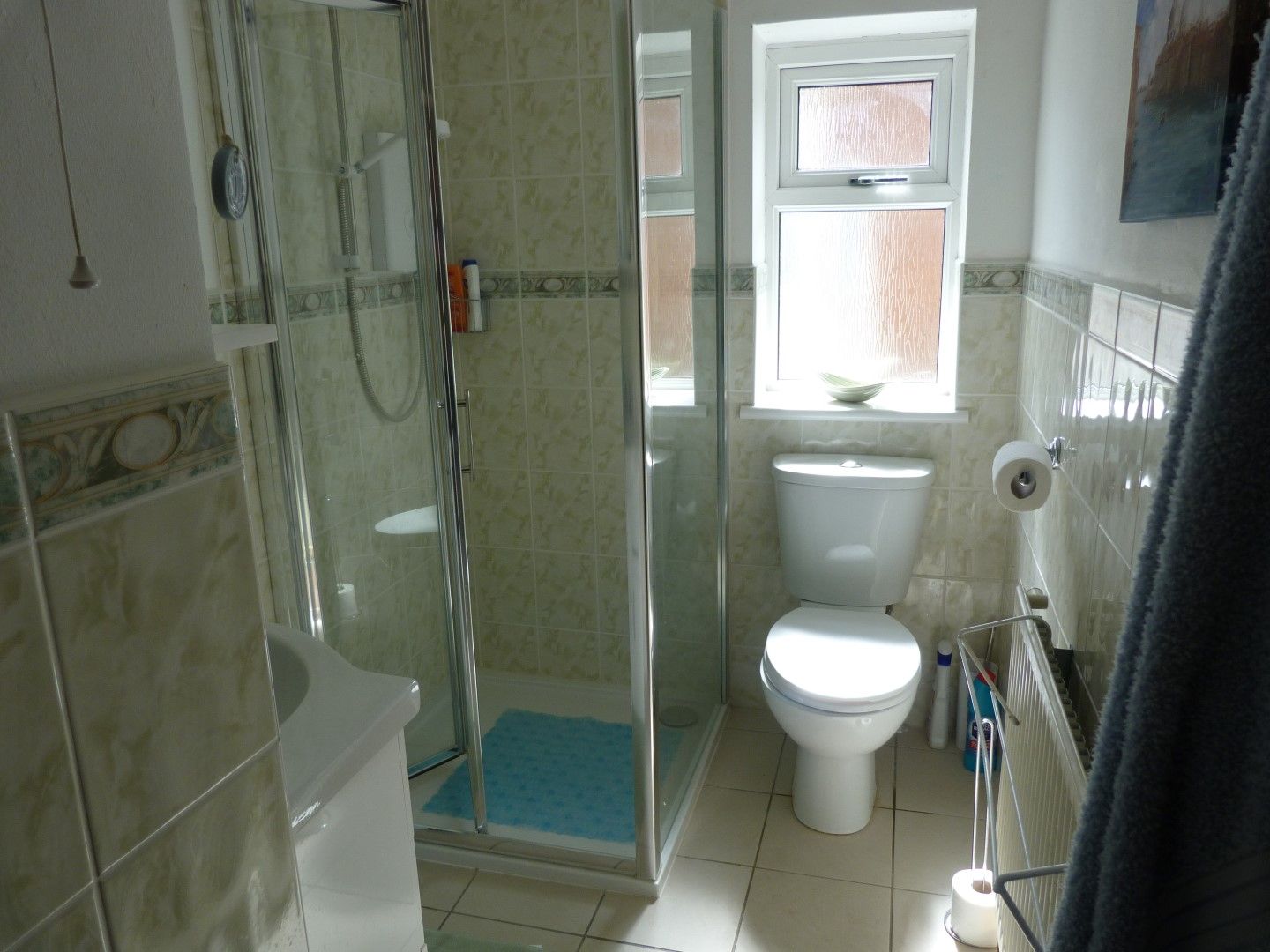 2 bedroom detached bungalow For Sale in Broadstairs - Photograph 6