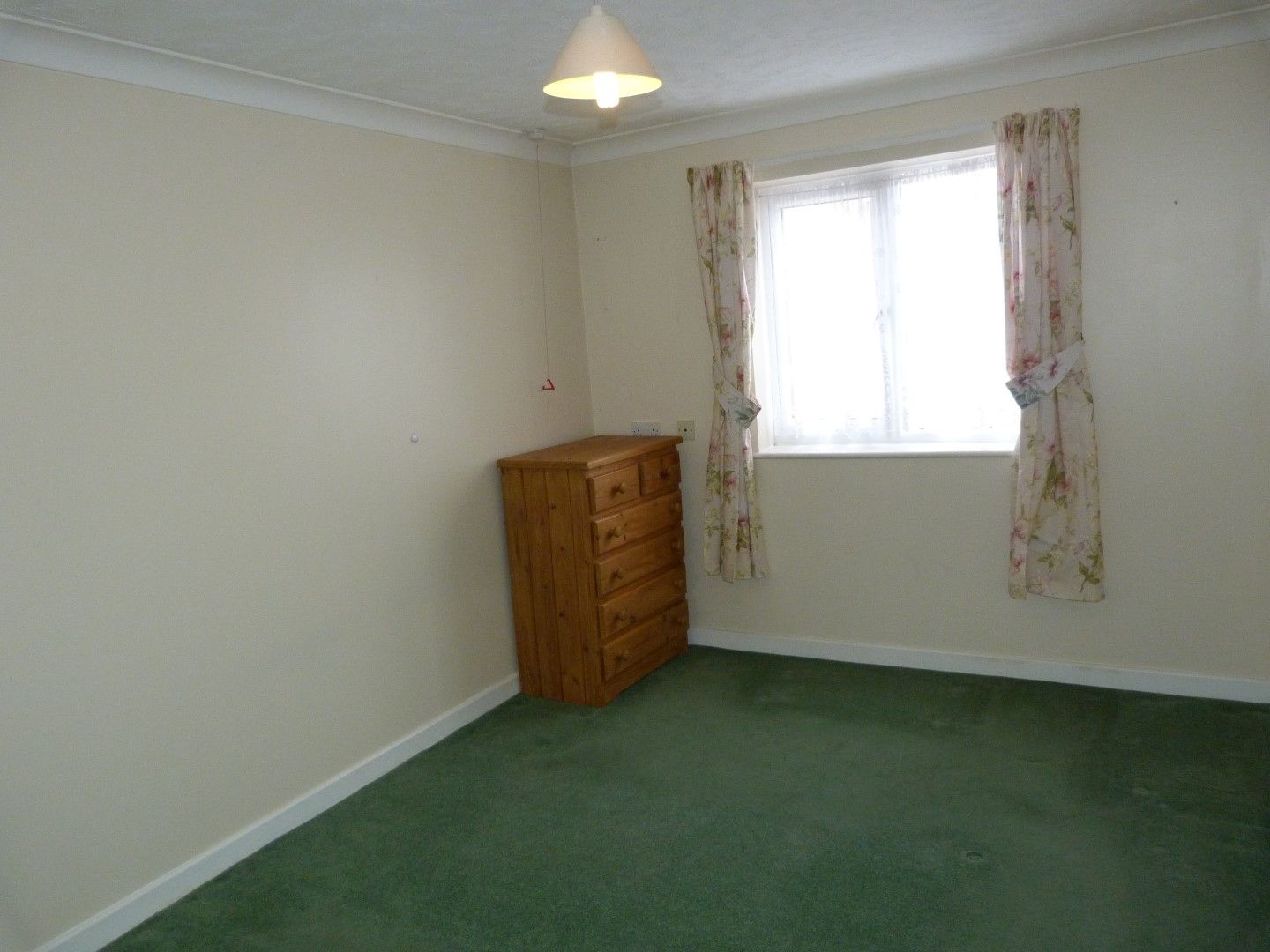 1 bedroom flat flat/apartment For Sale in Broadstairs - Photograph 4