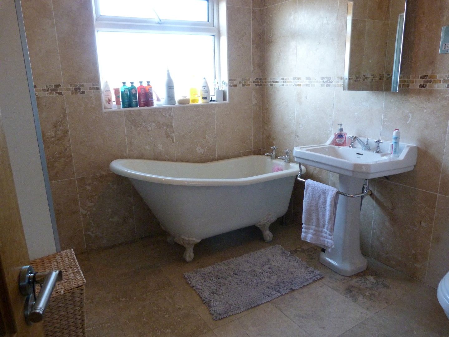 4 bedroom semi-detached house For Sale in Margate - Photograph 7