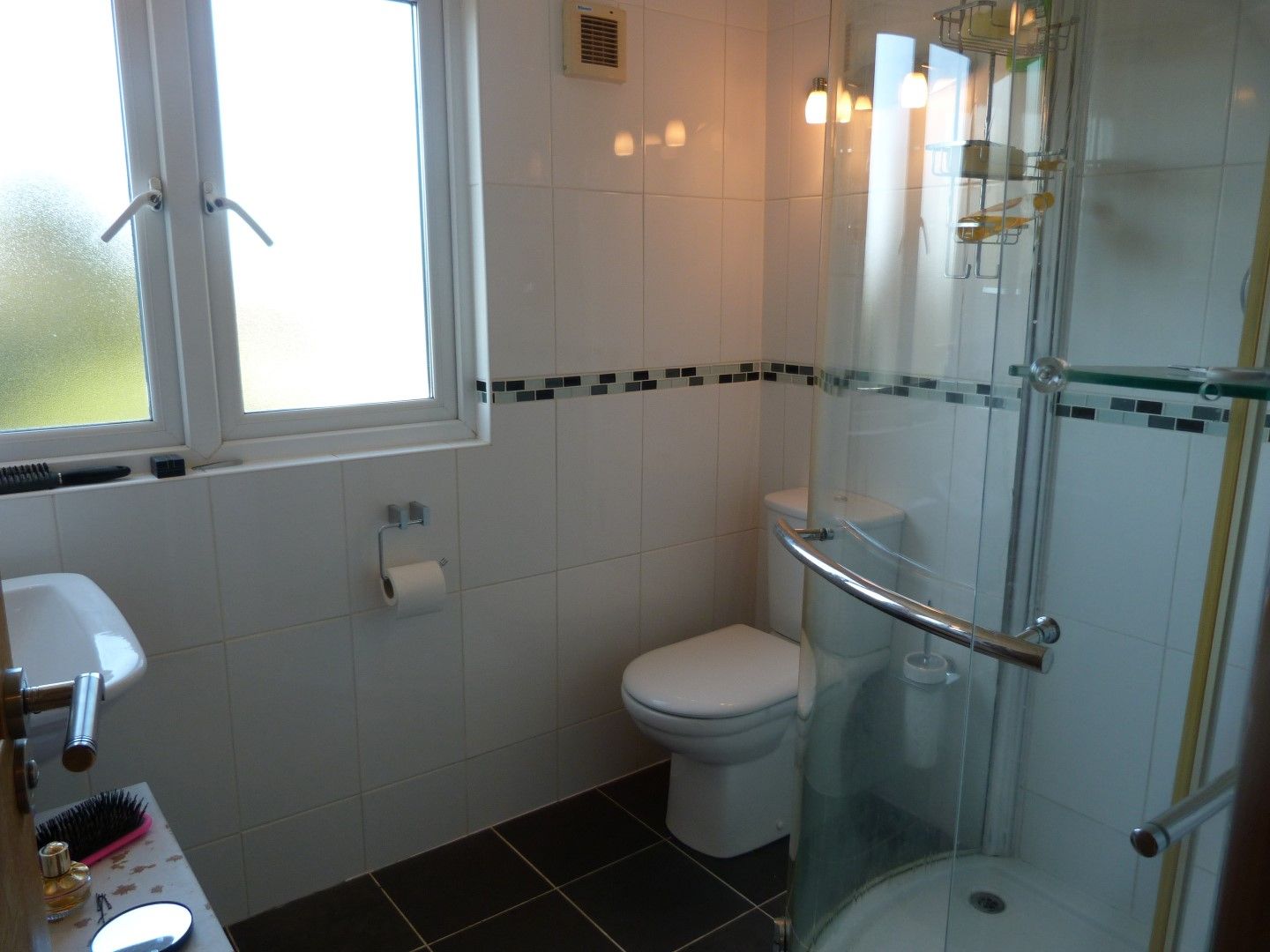 4 bedroom semi-detached house For Sale in Margate - Photograph 8