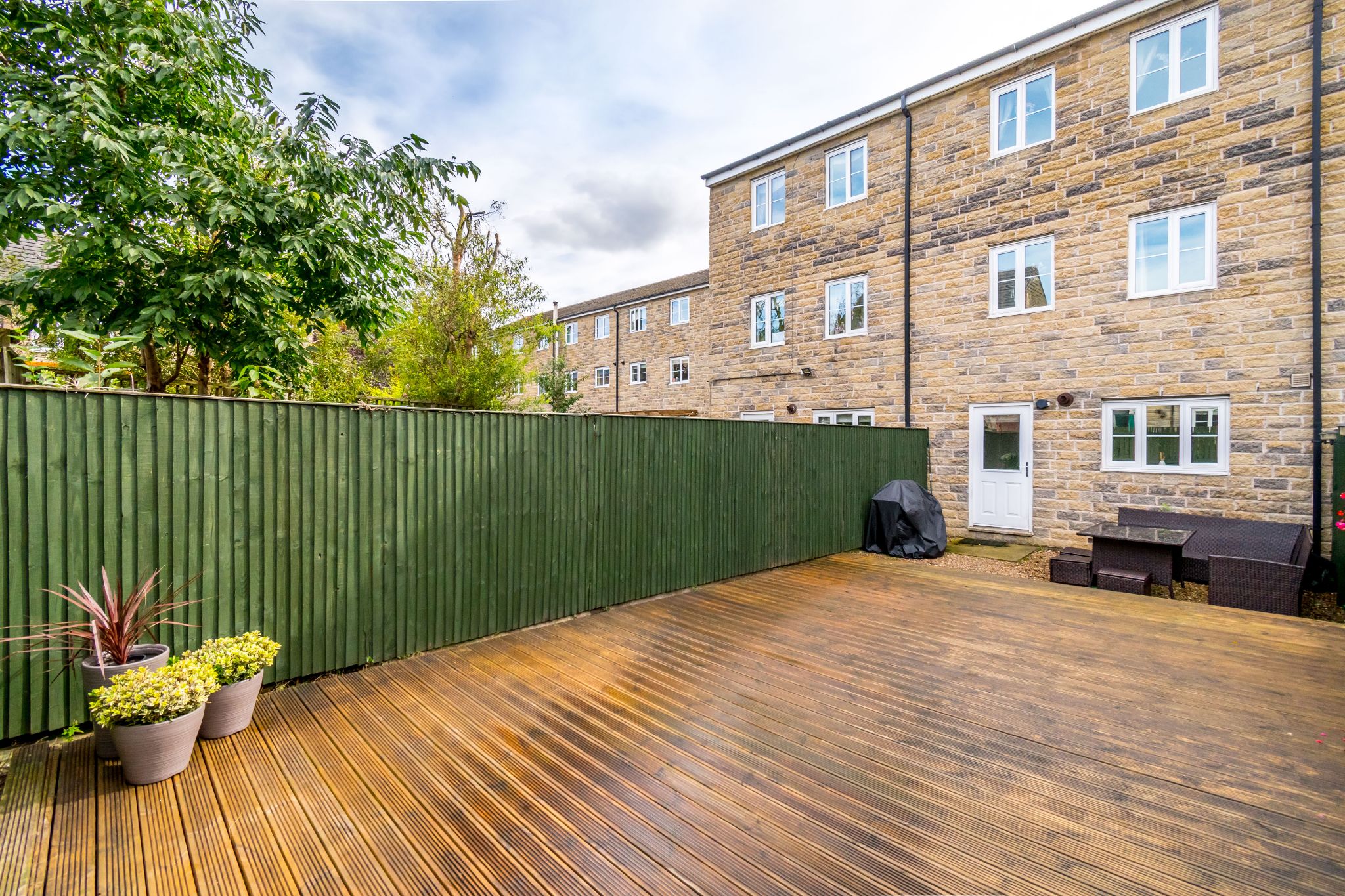 4 bedroom mid terraced house SSTC in Brighouse - Photograph 24