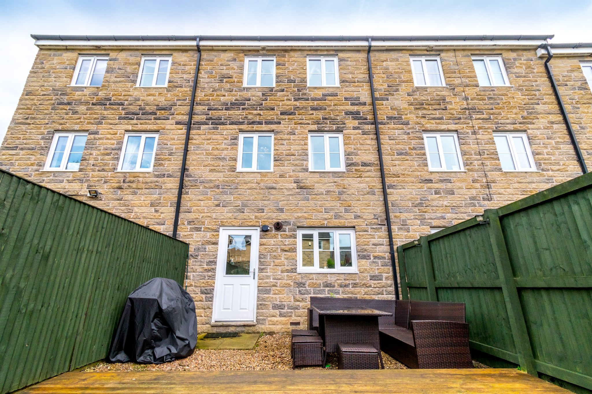 4 bedroom mid terraced house SSTC in Brighouse - Photograph 25