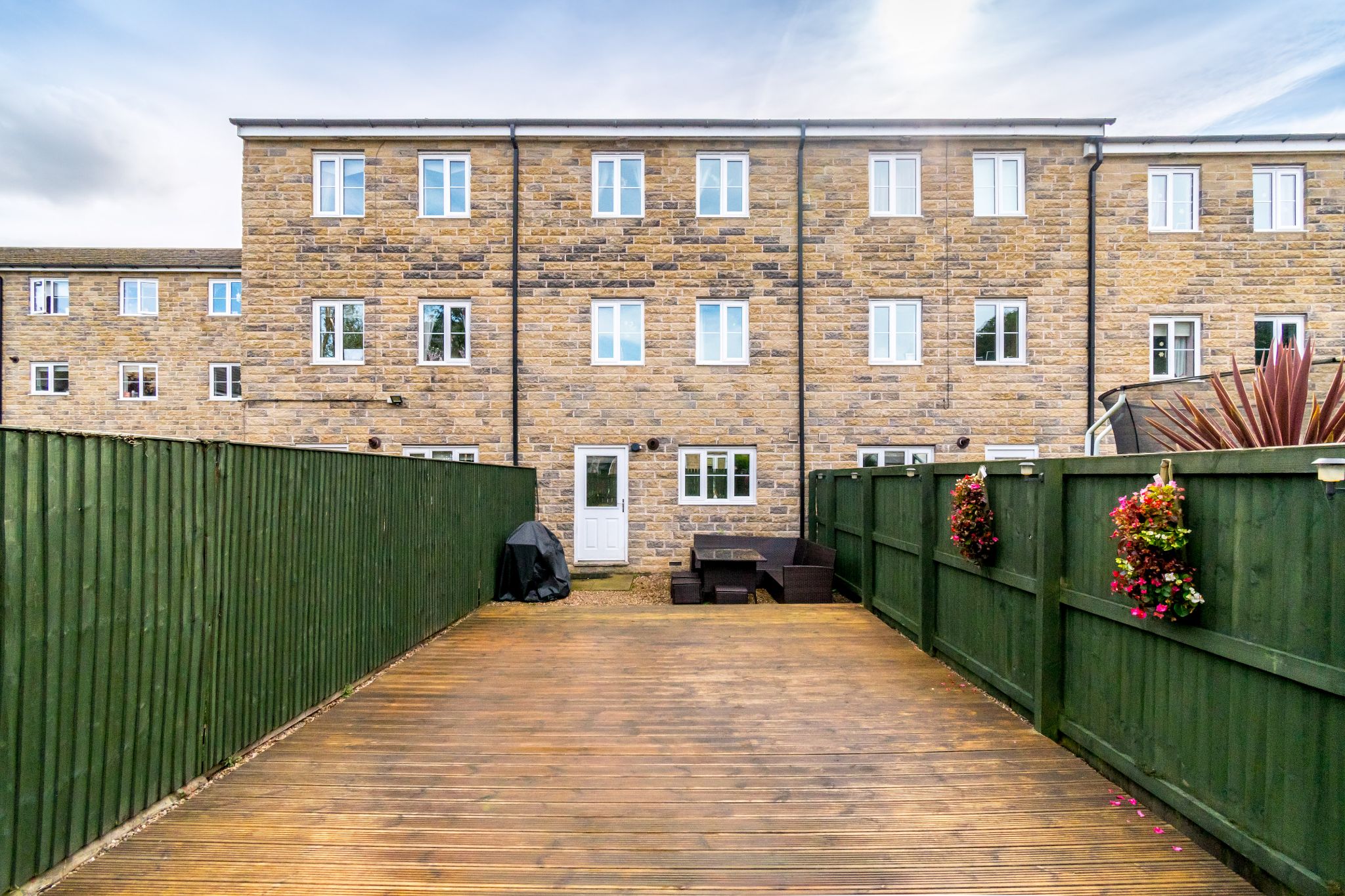 4 bedroom mid terraced house SSTC in Brighouse - Photograph 23
